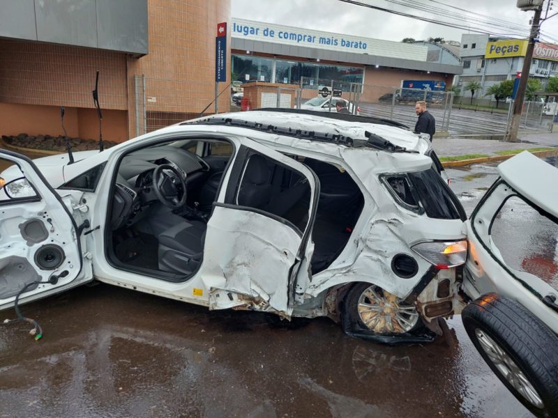 Acidente aconteceu no bairro L&iacute;der, em Chapec&oacute; – Foto: Samu/ND