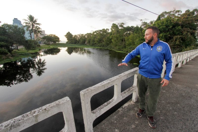 Strack &eacute; mais um morador de Canasvieiras que torce pela recupera&ccedil;&atilde;o do rio do Br&aacute;s – Foto: Leo Munhoz/ND