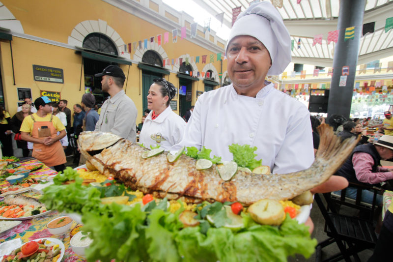 Abertura do Festival da Tainha. Na foto, o chefe de cozinha Maur&iacute;cio Nunes – Foto: Leo Munhoz/ND