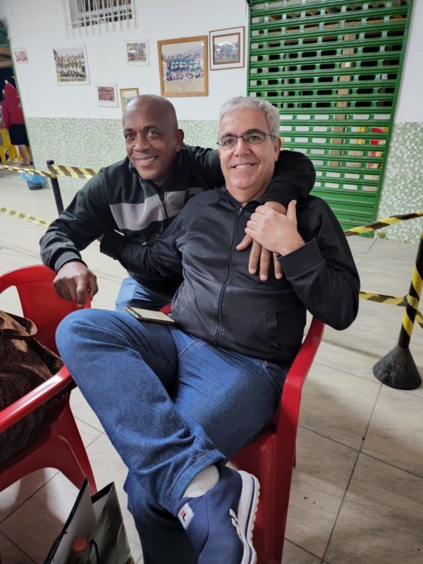 Mi (com esse colunista), um dirigente apaixonado pelo Pradense: lembranças e boas histórias do futebol amador – Foto: Pradense/ND