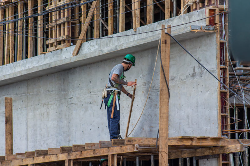 Empregos na construção civil tiveram um salto de 200% em Navegantes &#8211; Foto: Bruno Golembiewski/Arquivo/ND