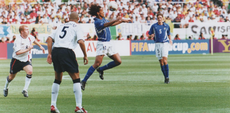 Ronaldinho Gaúcho brilhou contra Inglaterra &#8211; Foto: Arquivo CBF