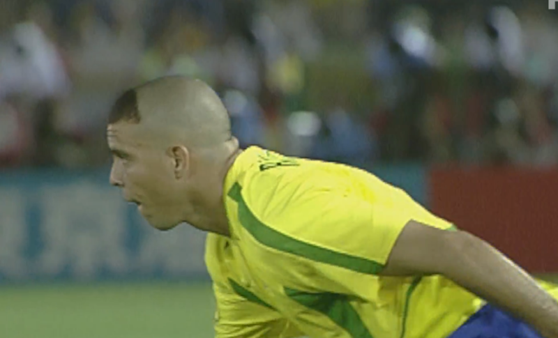O cabelo Cascão de Ronaldo &#8211; Foto: Reprodução Fifa TV