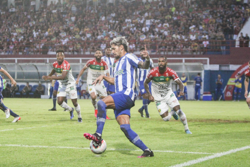 Ayrton Cougo na última aparição em campo pelo Leão em março 