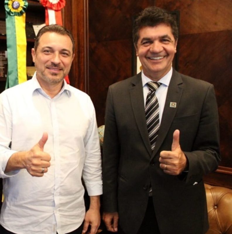 Cl&eacute;sio Salvaro com motivos para sorrir, pois nesta ter&ccedil;a-feira recebe mais uma bolada das grandes do Governador &mdash; Foto: Divulga&ccedil;&atilde;o/ND