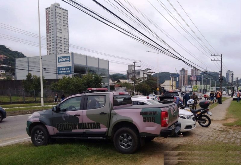 Fiscalização autua veículos que transportavam produtos perigosos em Itajaí &#8211; Foto: Prefeitura de Itajaí/Divulgação/ND