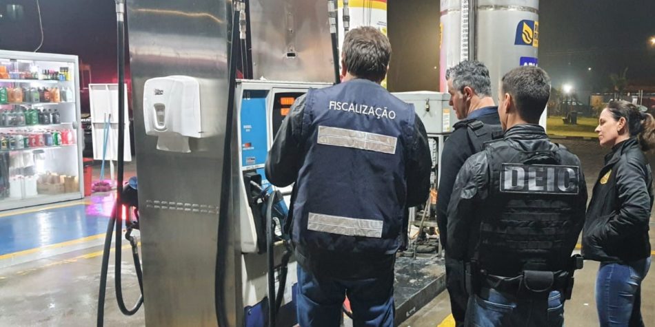 Procon de Itajaí monitora preços de combustíveis durante bloqueios nas rodovias