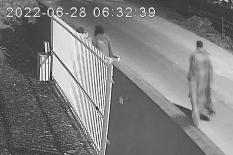 Imagens de câmeras de monitoramento mostram o homem perseguindo a adolescente &#8211; Foto: Reprodução/ND