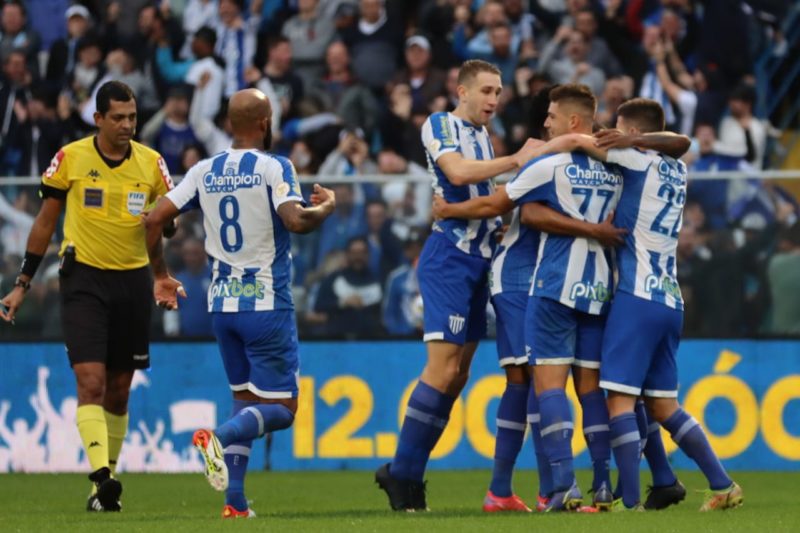 Ava&iacute; precisa reagir diante do Santos no est&aacute;dio da Ressacada; bom resultado – Foto: Fabiano Rateke/ Ava&iacute; F.C.
