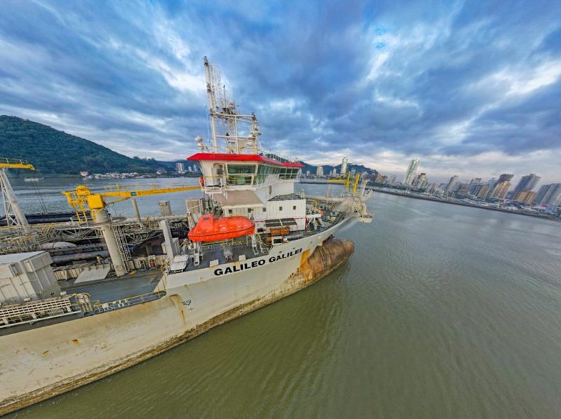 Draga Galileo Galilei chega a Itaja&iacute; para auxiliar economia catarinense – Foto: Lu&iacute;s Gustavo Debiasi/ND