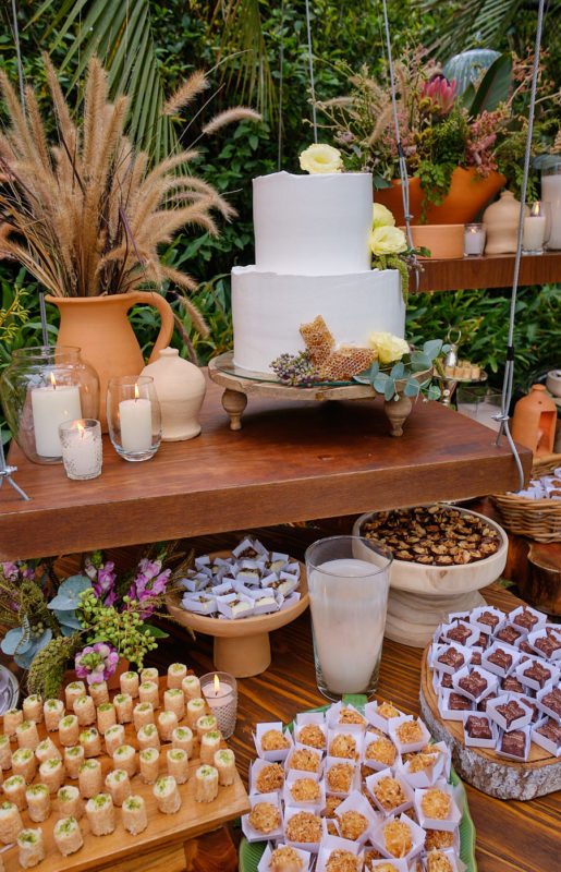 Menos ostentação e mais familiaridade, essa é a nova pegada que os noivos querem para os seus casamentos 