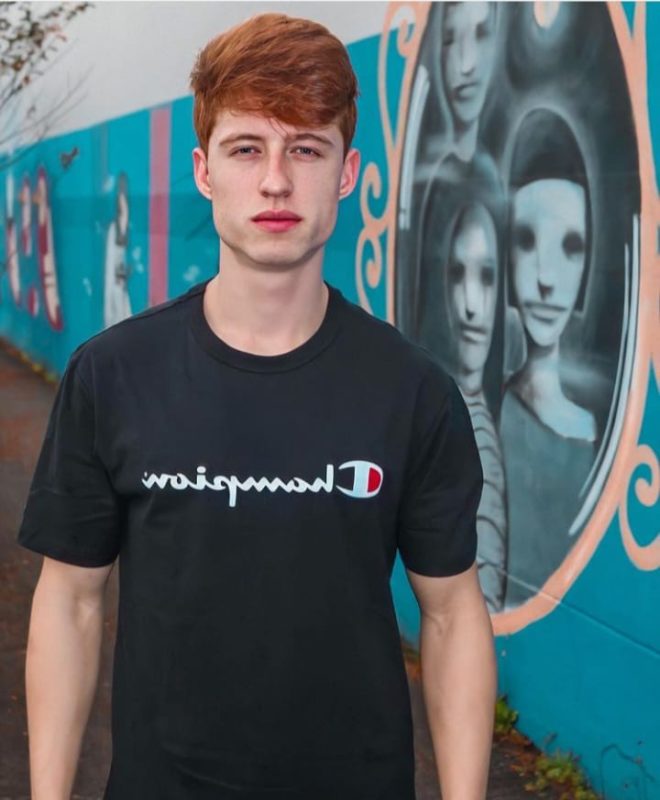 Eduardo dos Santos Silva, 23 anos. está desaparecido 