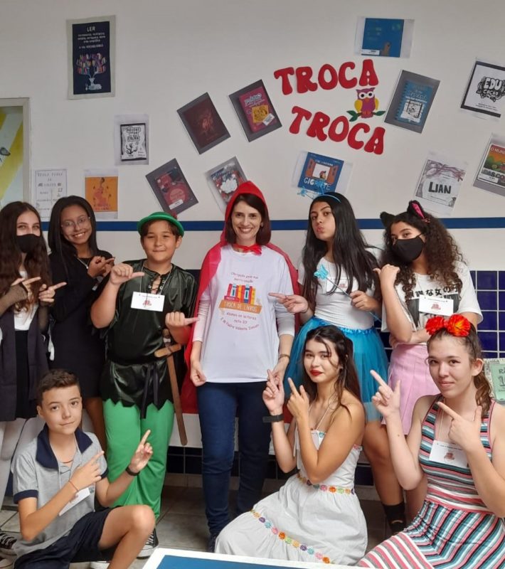 O Troca Troca de Livros é um projeto de leitura no qual os alunos auxiliam na divulgação e no desenvolvimento