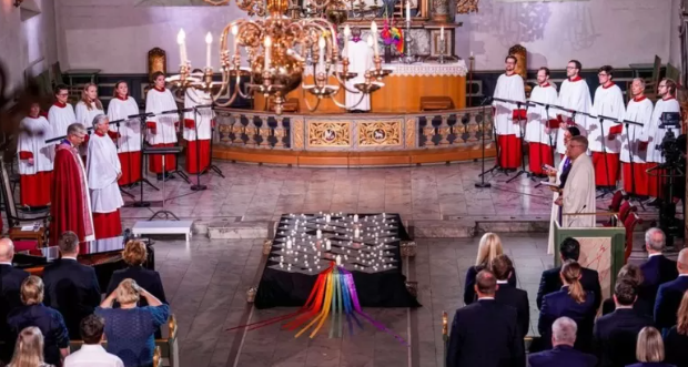 Dois homens entre 50 e 60 anos morreram e outras 21 pessoas ficaram feridas, dez delas com gravidade – Foto: REUTERS/Divulga&ccedil;&atilde;o/ND