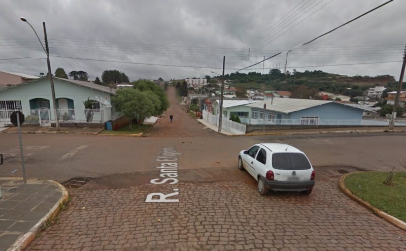 Crime ocorreu na rua Santa Efig&ecirc;nia, no bairro Nossa Senhora de Lourdes. – Foto: Google Street View/Reprodu&ccedil;&atilde;o/ND