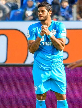 3 – Hulk desembarcou na R&uacute;ssia pelo mesmo caminh&atilde;o de dinheiro. O Zenit foi buscar o atacante no Porto por 40 milh&otilde;es de euros (R$ 205,7 milh&otilde;es, na cota&ccedil;&atilde;o atual). – Foto: Zenit/Divulga&ccedil;&atilde;o