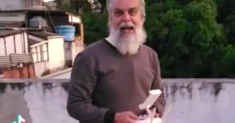 Divers&atilde;o para toda idade: idoso, euf&oacute;rico, pega pipa usando drone – Foto: Reprodu&ccedil;&atilde;o