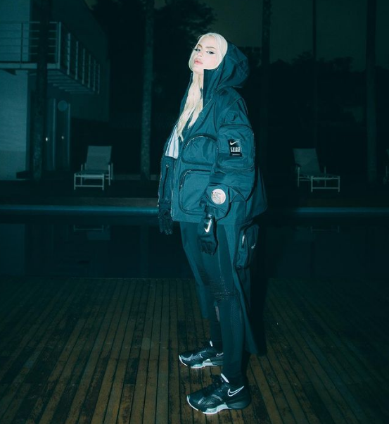 “Fa&ccedil;o o show inteiramente vestida h&aacute; dois meses para calar a boca da galera&rdquo;, conta Lu&iacute;sa – Foto: Reprodu&ccedil;&atilde;o/Instagram/Divulga&ccedil;&atilde;o/ND