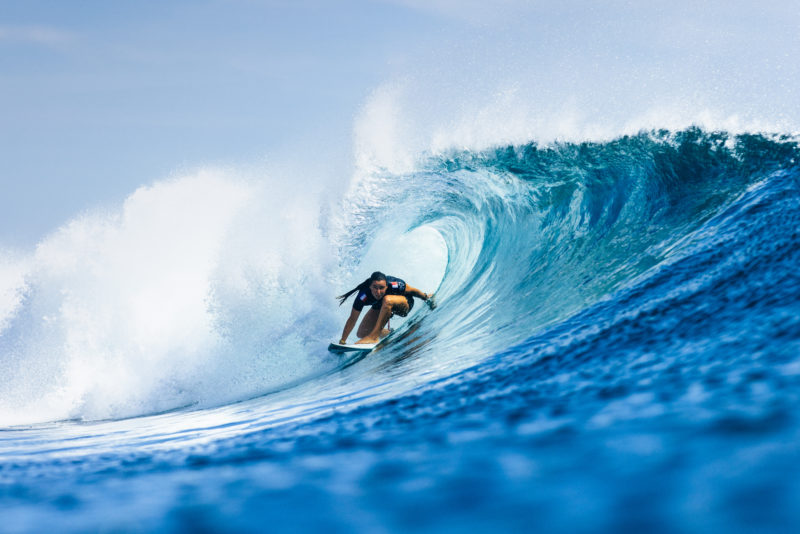 A surfista francesa Johanne Defay venceu a etapa do WSL na Indon&eacute;sia e assumiu o terceiro lugar no ranking mundial&nbsp; – Foto: World Surf League/MATT DUNBAR