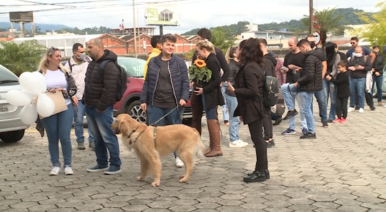 Despedida emocionante aconteceu nesta segunda-feira (6) em Balne&aacute;rio Cambori&uacute; – Foto: Jader Liberal/NDTV