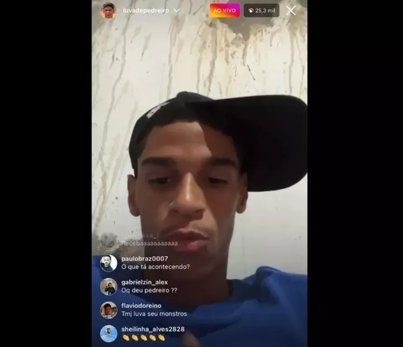 Luva de Pedreiro apareceu chateado durante live – Foto: Reprodu&ccedil;&atilde;o/Internet