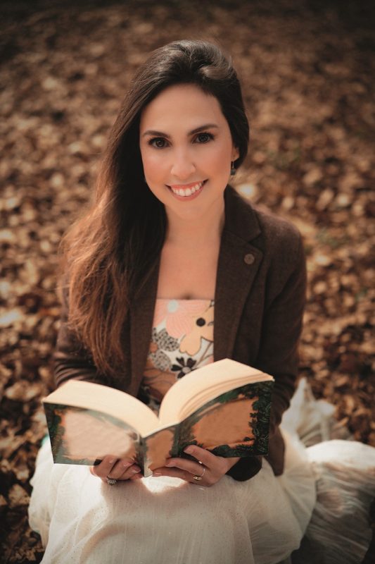 Lu Piras tem sete livros publicados – Foto: Divulga&ccedil;&atilde;o/ND