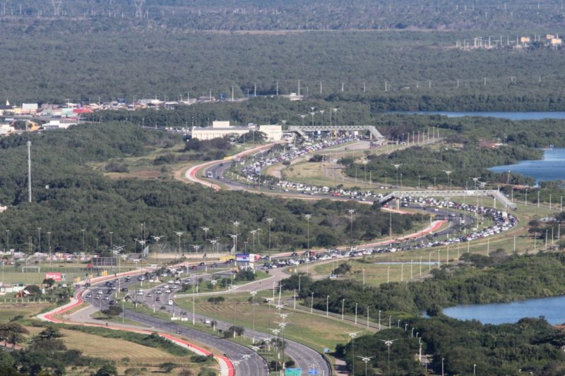 Mar&eacute; alta causou congestionamento no Sul da Ilha – Foto: Leo Munhoz/ND