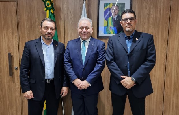 Carlos Moises (left), Marcelo Queiroga (center) and Aldo Baptista Neto (right) during a meeting in Brasilia - Photo: Peterson Paul/Secom/Disclosure/ND