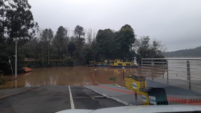 Balsa em Monda&iacute; – Foto: Navega&ccedil;&atilde;o Porto Feliz/ND