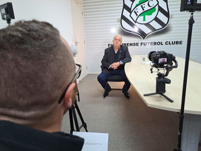 Preto no Branco: Presidente do Figueirense, Norton Boppr&eacute;, participou mais uma vez da miniss&eacute;rie alvinegra – Foto: roberto gatti