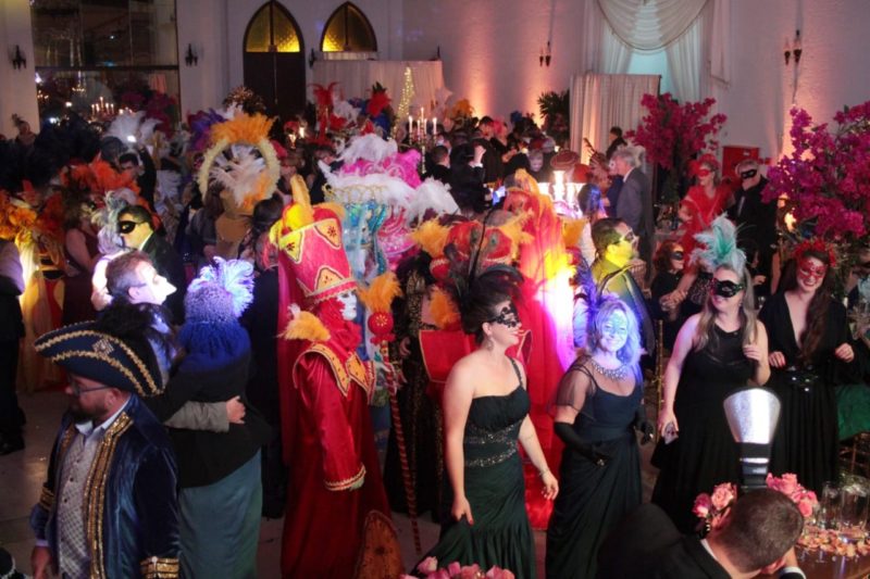 O p&uacute;blico se divertiu com o show de Ricardo Amboni, que trouxe um repert&oacute;rio totalmente italiano – Foto: Divulga&ccedil;&atilde;o/ND