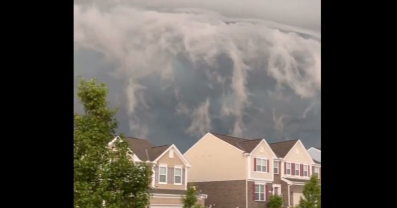 Nuvem Arcus parece uma grande onda, deixando moradores impressionados – Foto: Reprodu&ccedil;&atilde;o