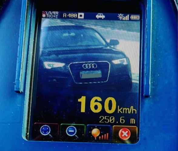 Carro em alta velocidade