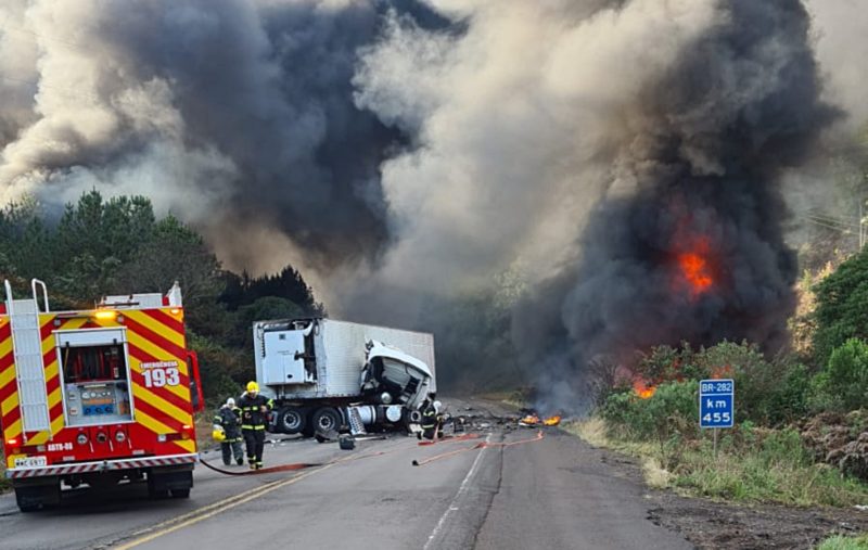 Acidente aconteceu por volta das 8h30 desta ter&ccedil;a-feira – Foto: Fernando Soave/Especial/ND