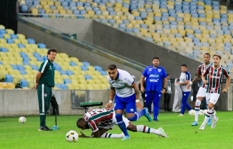 resultados do Brasileirão: Avaí perdeu para o Fluminense no Maracanã