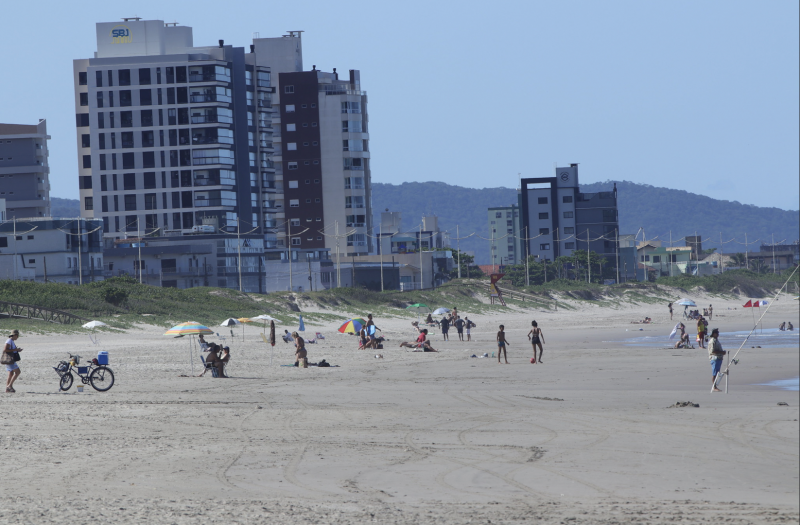 Novo relatório divulga quais praias estão aptas ou não para banhistas em Santa Catarina. — Foto: Mauricio Vieira/Secom/Divulgação/ND