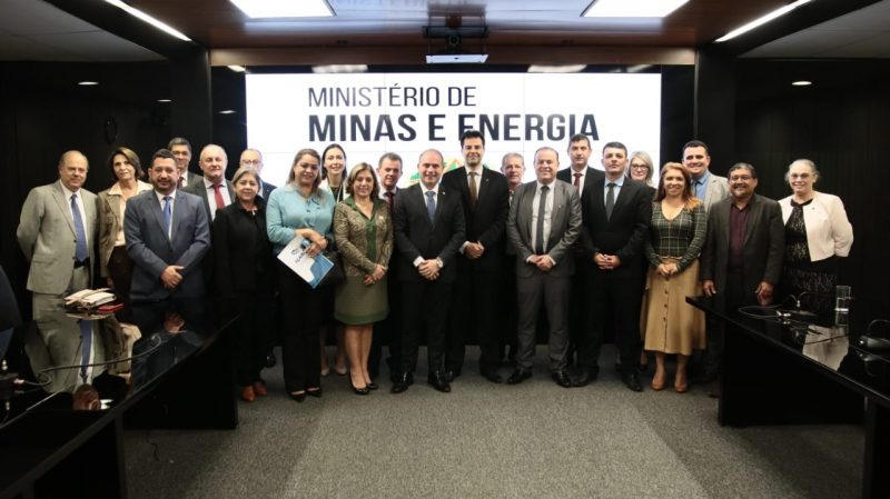 Prefeitos da Amrec estiveram nesta quarta-feira em Bras&iacute;lia para tratar da ACP do Carv&atilde;o – Foto: Divulga&ccedil;&atilde;o/ND