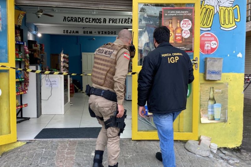 Mulher, de 35 anos, foi baleada na perna – Foto: T&aacute;bata Porti/ND