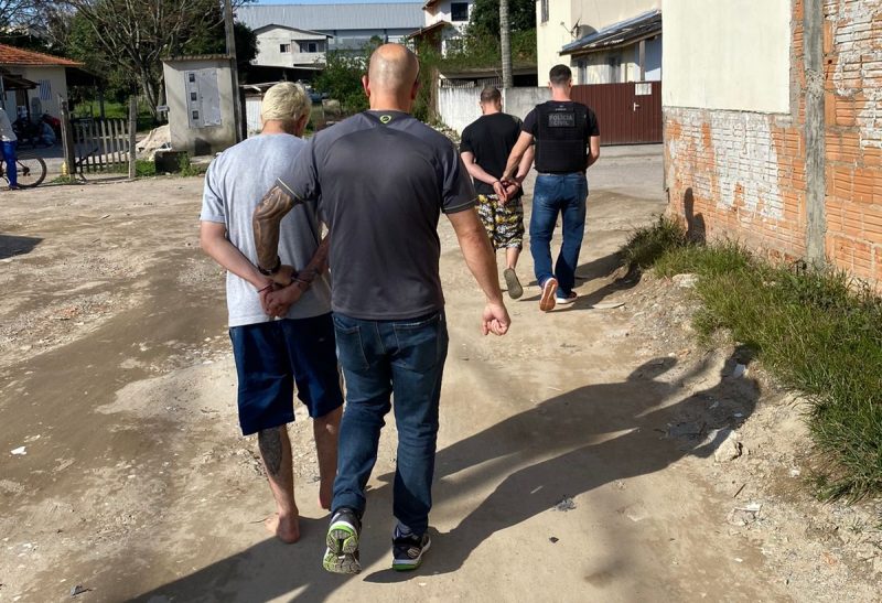 &Uacute;ltimo suspeito envolvido no assalto em cooperativa de cr&eacute;dito de Blumenau – Foto: PCSC/Divulga&ccedil;&atilde;o/ND