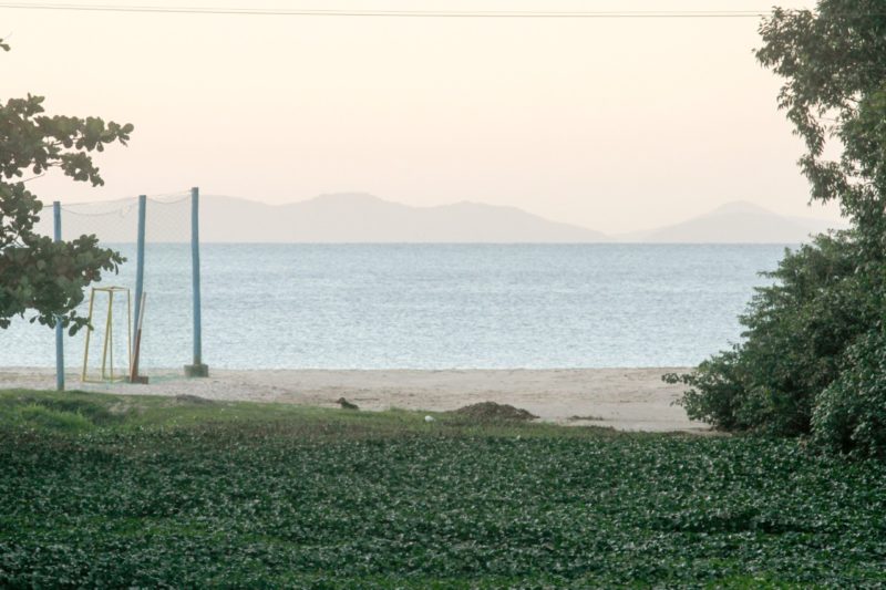 Conex&atilde;o natural entre o rio e o mar n&atilde;o existe mais – Foto: Leo Munhoz/ND