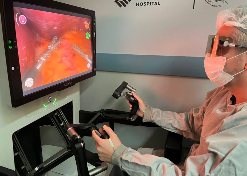 Cirurgi&atilde;o bari&aacute;trico Nicholas Kruel &eacute; pioneiro na rob&oacute;tica – Foto: Divulga&ccedil;&atilde;o/ND