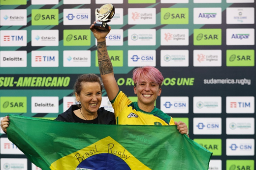 Capit&atilde; Luiza Campos comandou as Yaras no 20&ordm; t&iacute;tulo Sul-Americano de Rugby Sevens – Foto: Fotojump / CBRu