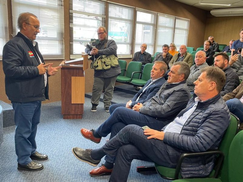 Jorginho Mello criticou a fila das cirurgias eletivas em SC – Foto: Divulga&ccedil;&atilde;o/Orlando Pereira HRAV/ND