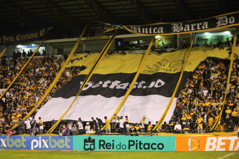 Torcida do Criciúma compareceu em grande número ao Heriberto Hülse &#8211; Foto: Celso da Luz/Criciúma E.C