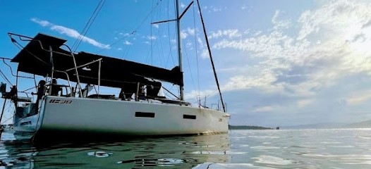 Quem usa o Clube NDmais tem 10% de desconto nos passeios agendados – Foto: Veleiro Floripa