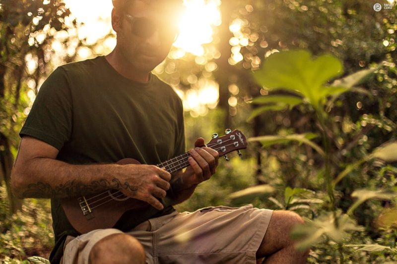 Vicente Piacentini: m&uacute;sico e surfista do Campeche se divide entre as ondas e os palcos – Foto: divulga&ccedil;&atilde;o vicente piacentini
