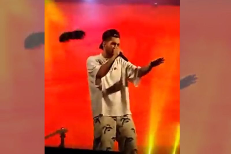 Z&eacute; Felipe foi atingido por t&ecirc;nis durante show no Rio de Janeiro – Foto: Internet/Reprodu&ccedil;&atilde;o