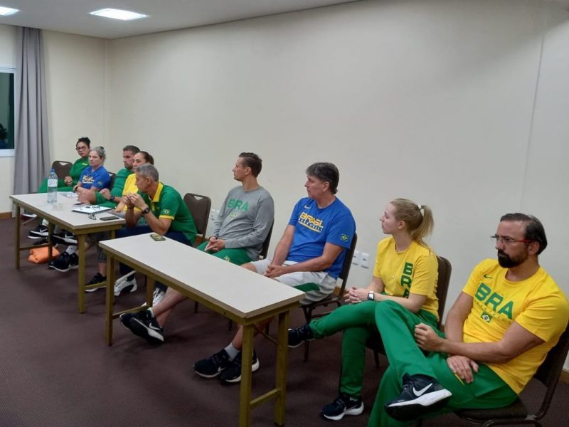 Comiss&atilde;o e atletas se re&uacute;nem no interior de S&atilde;o Paulo – Foto: CBB