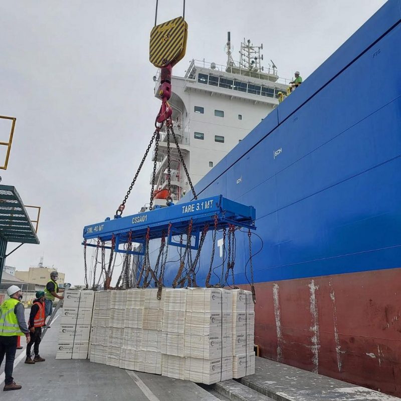 Navio atracou em Itaja&iacute; para receber carregamento milion&aacute;rio de celulose – Foto: Iris Furlanetto- COSEG/SPI/Divulga&ccedil;&atilde;o/ND