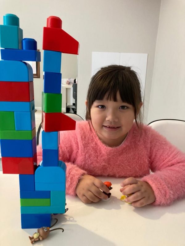 Carol diz que Lara evoluiu muito com o tratamento – Foto: Arquivo pessoal/Reprodu&ccedil;&atilde;o/ND